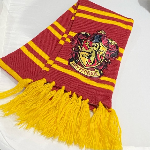 Harry Potter Gryffindor Scarf Licensed WB House Pride Cosplay Yellow Fringe - Picture 11 of 11